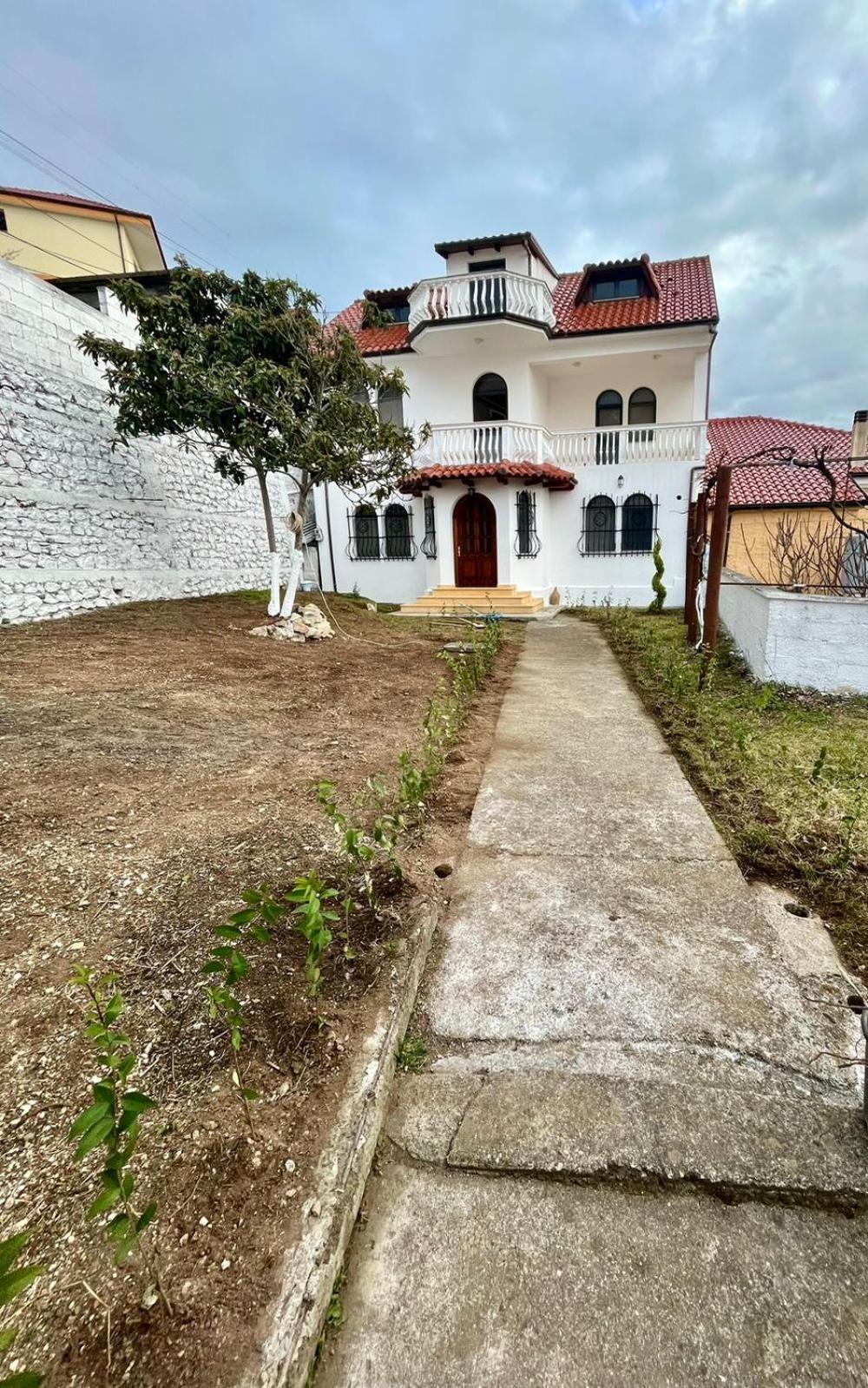 Vila Taga Guesthouse Krujë Exteriér fotografie