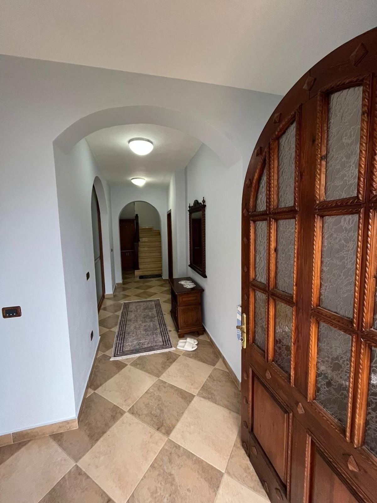 Vila Taga Guesthouse Krujë Exteriér fotografie